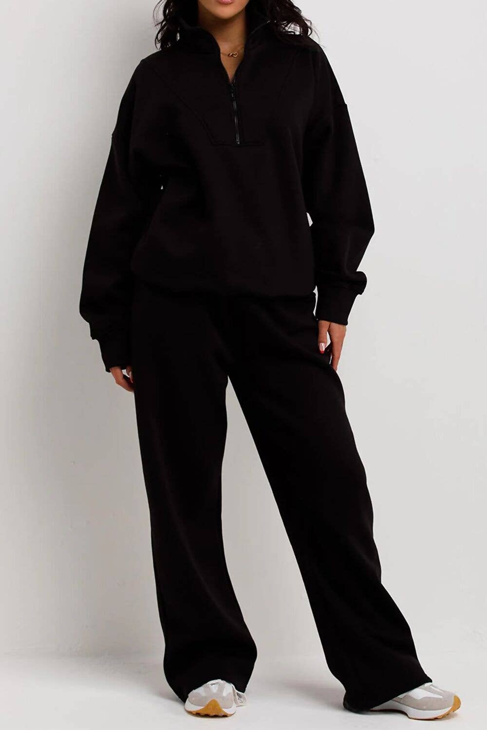 Sweatshirt with Straight Leg Jogger